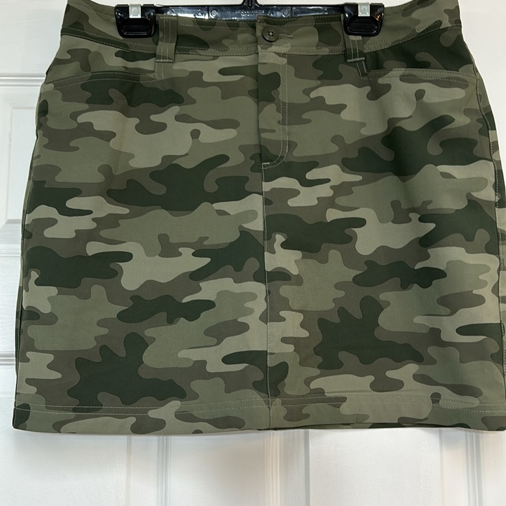 Eddie Bauer Adventurer 2.0 Camo Skort-Size 10  NWOT